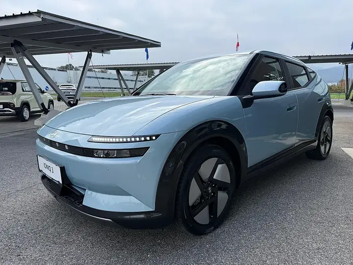 Hyundai Ioniq 3 photo 2