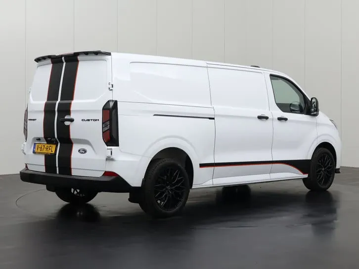 Ford Transit Custom 2024 photo 2