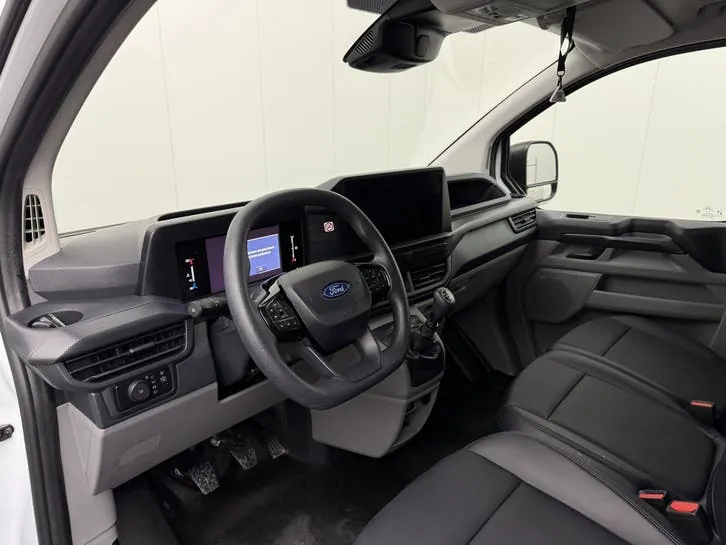 Ford Transit Custom 2024 photo 3