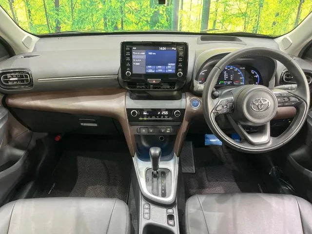 Toyota Yaris Cross Hybrid Z 2022 photo 2