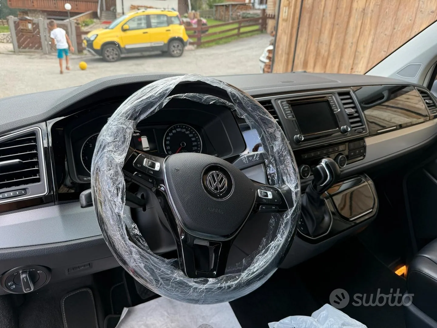 Volkswagen Multivan 2017 photo 4