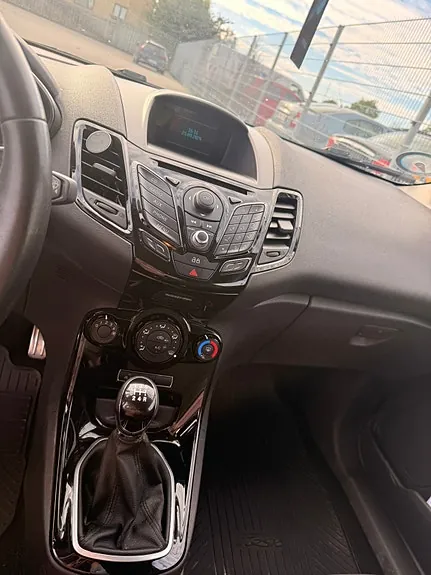 Ford Fiesta 2014 photo 3
