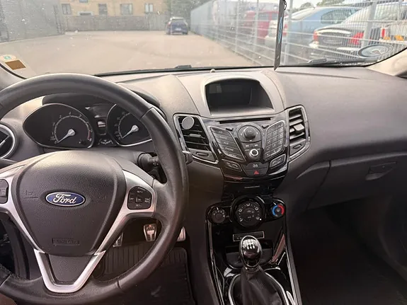 Ford Fiesta 2014 photo 4