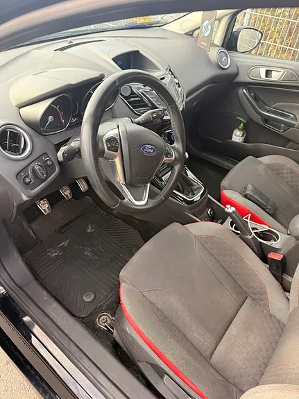 Ford Fiesta 2014 photo 2