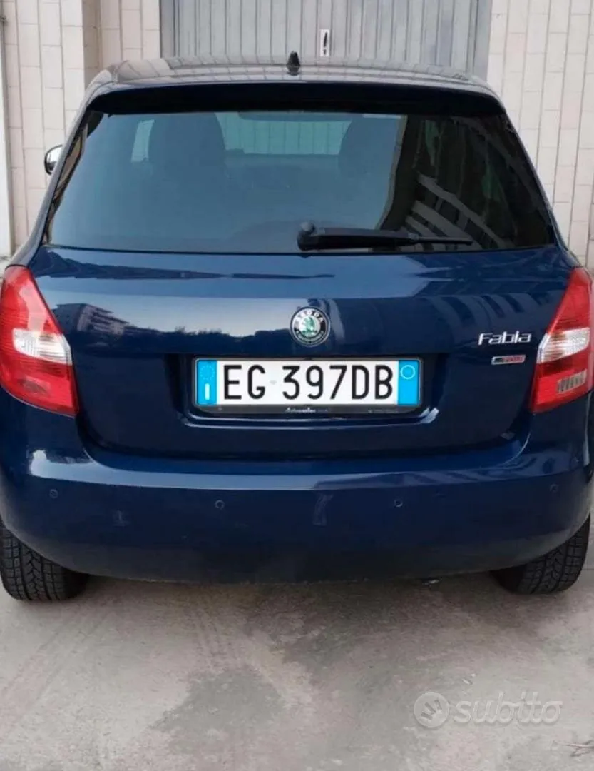 Skoda Fabia 2011 photo 5