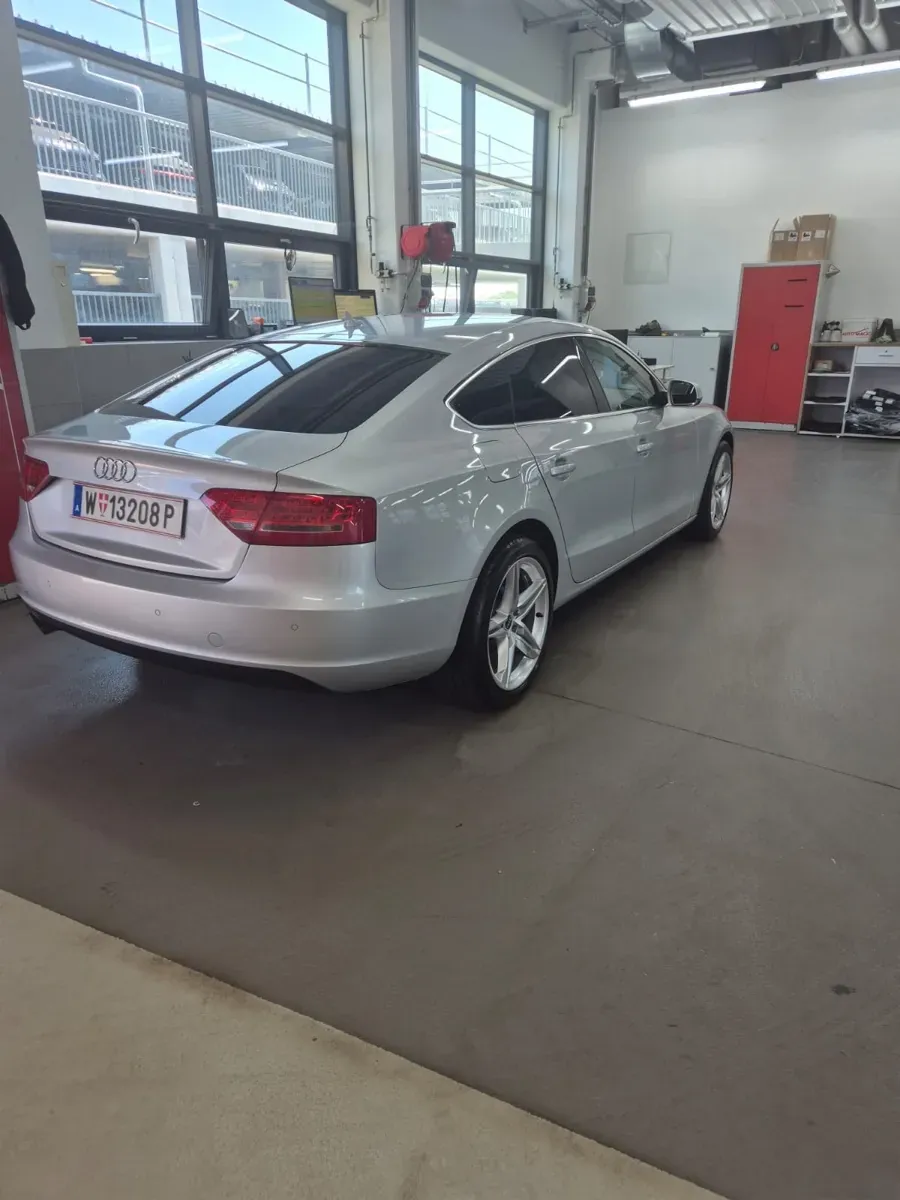 Audi A5 2010 photo 2