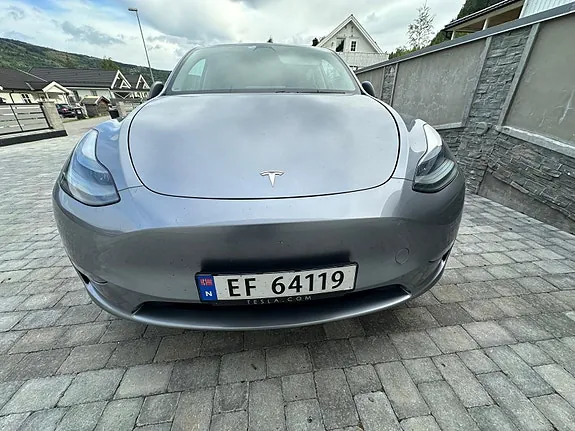 Tesla Model Y 2023 photo 4