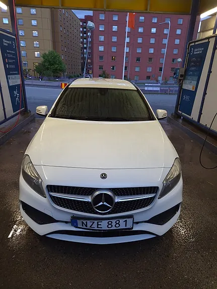 Mercedes-Benz A180