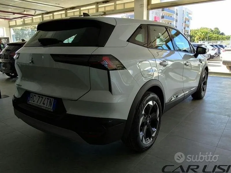 Mitsubishi Grandis 2026 photo 4