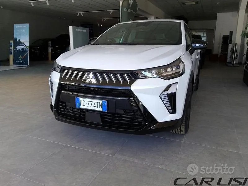 Mitsubishi Grandis 2026 photo 3