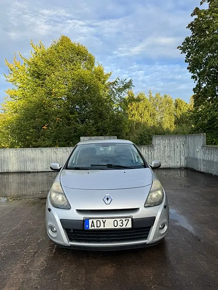 Renault Clio 2011 photo 2