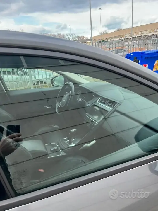 Jaguar E-Pace 2019 photo 3