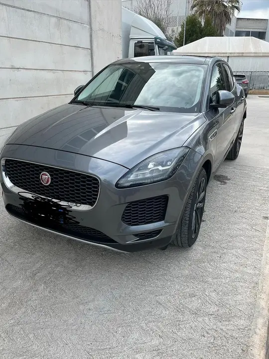 Jaguar E-Pace 2019 photo 5