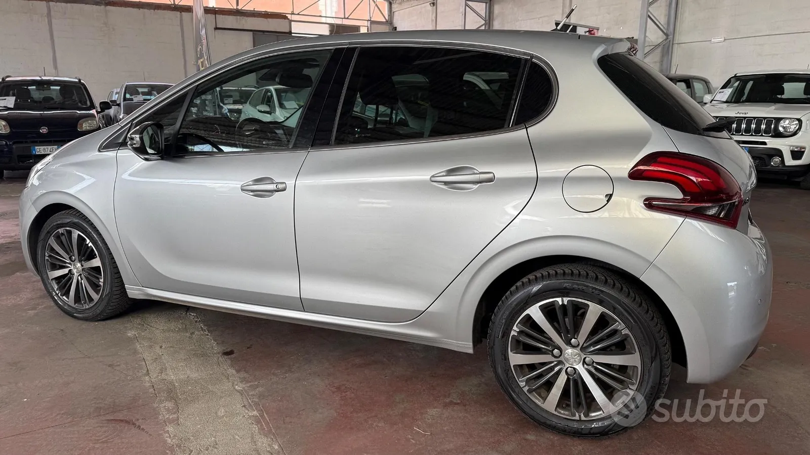 Peugeot 208 2017 photo 3