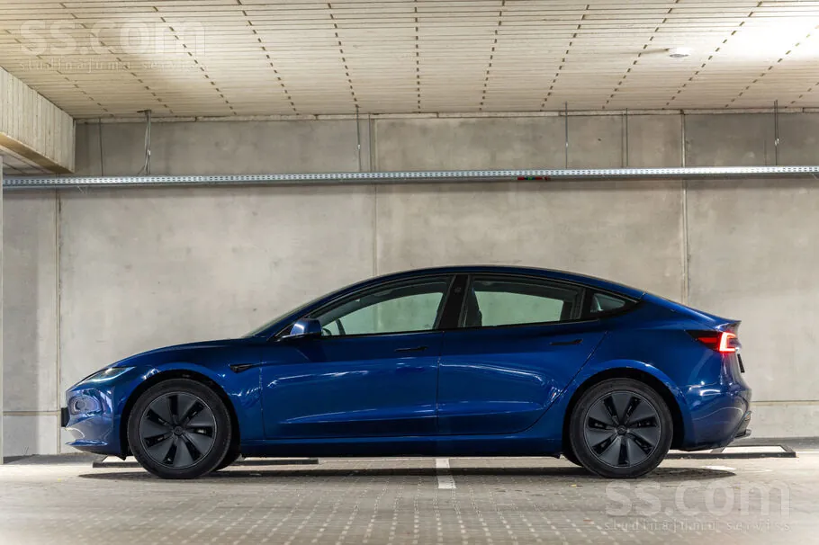 Tesla Model 3 2023 photo 5