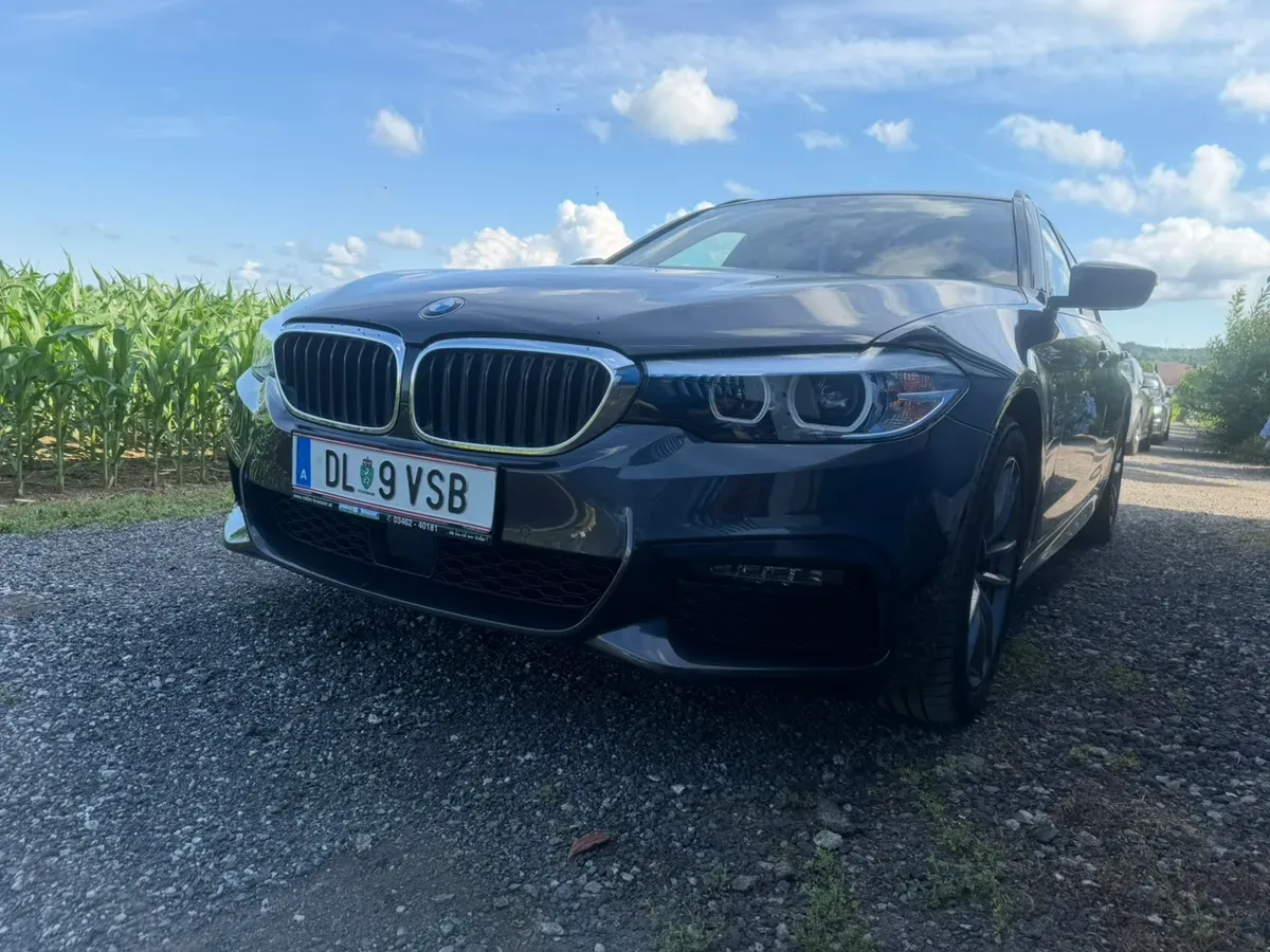BMW 5 Series Touring 2018 photo 3