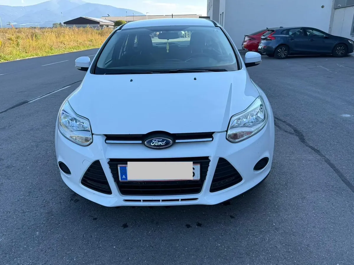 Ford Focus 2011 photo 2