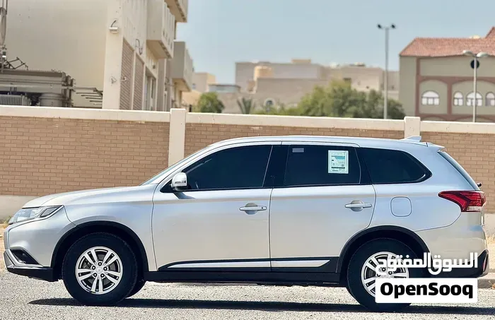 Mitsubishi Outlander 2019 photo 3