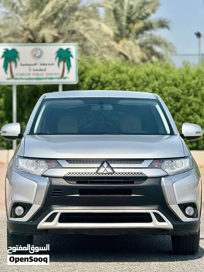 Mitsubishi Outlander 2019 photo 2
