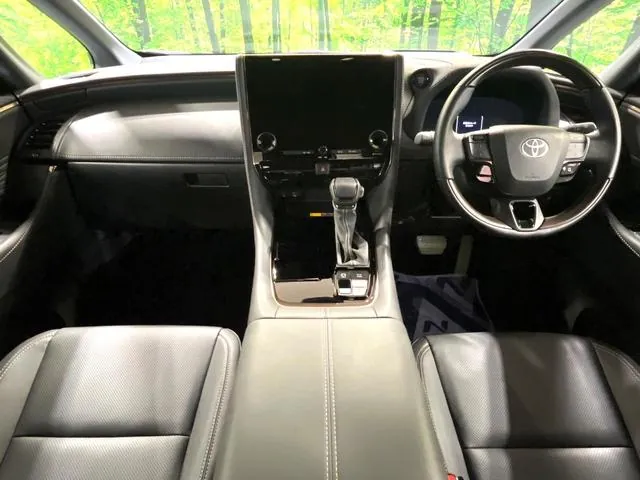 Toyota Alfaard Z 2025 photo 2