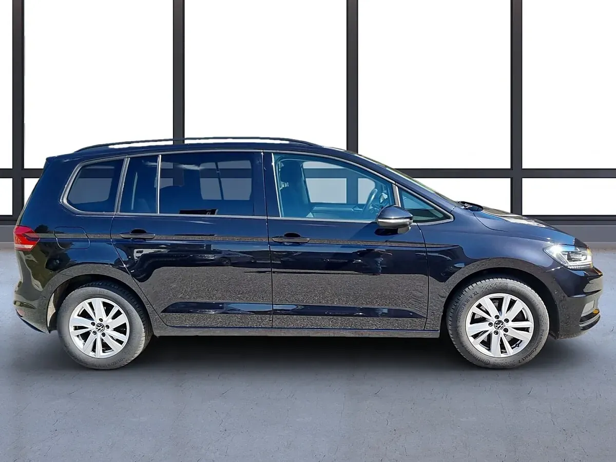 Volkswagen Touran 2023 photo 3