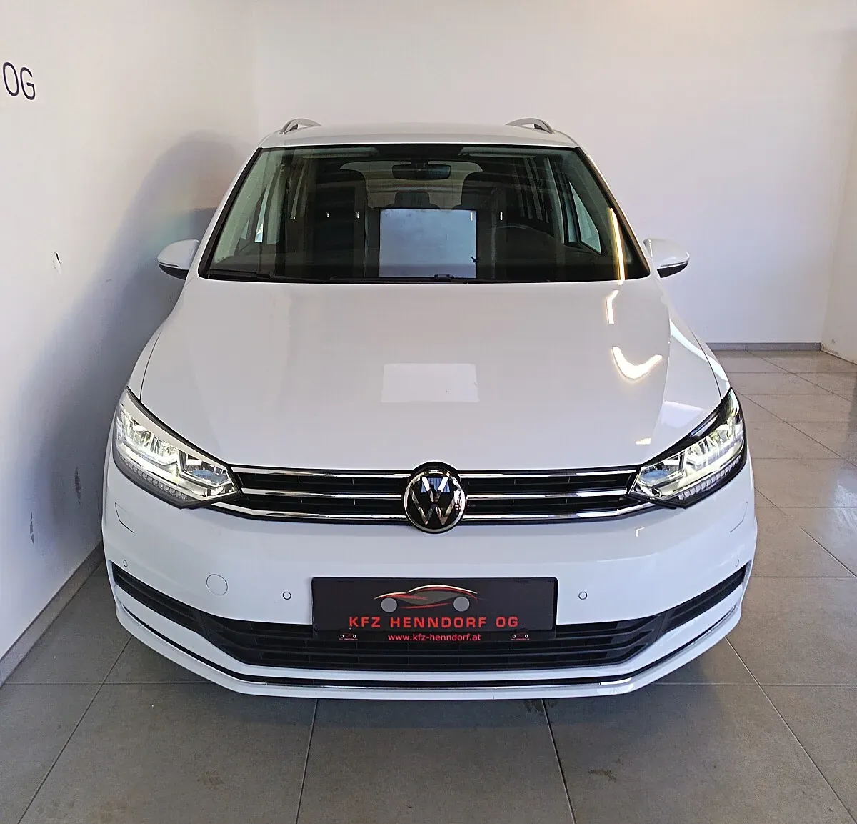 Volkswagen Touran 2021 photo 2