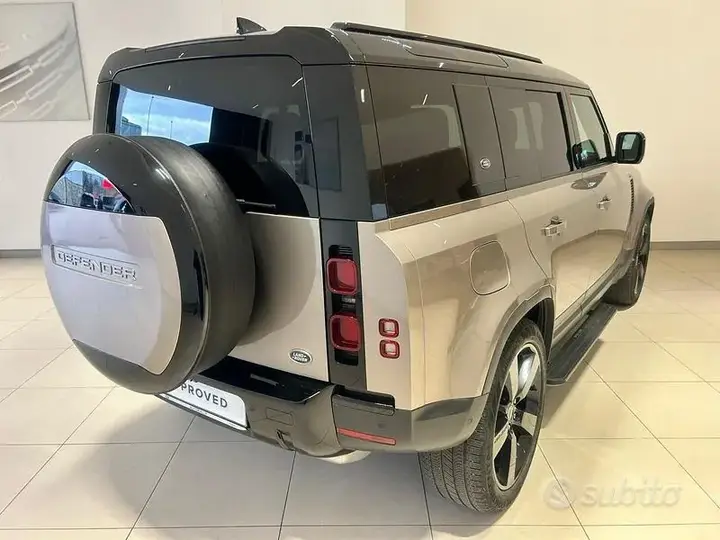 Land Rover Defender 2023 photo 2
