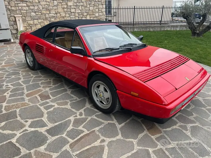 Ferrari Mondial 1989 photo 5