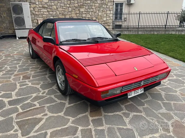 Ferrari Mondial 1989 photo 4