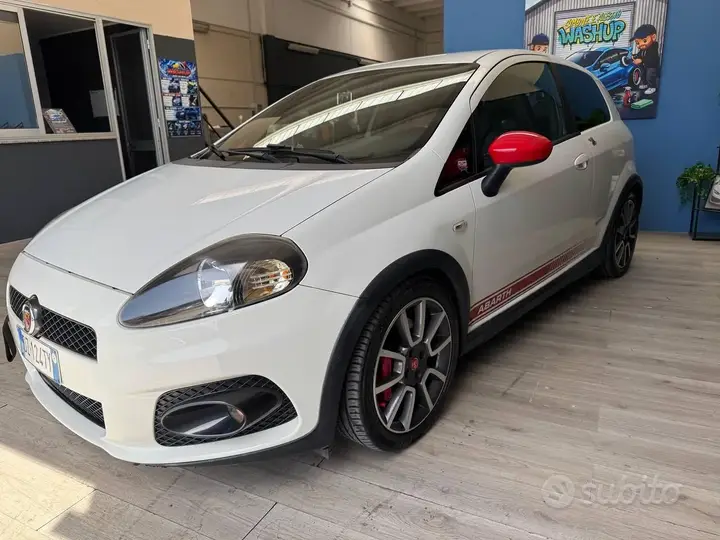 Abarth Grande Punto 2009 photo 2