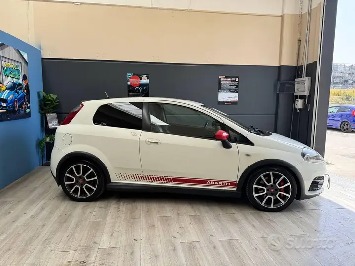 Abarth Grande Punto 2009 photo 3