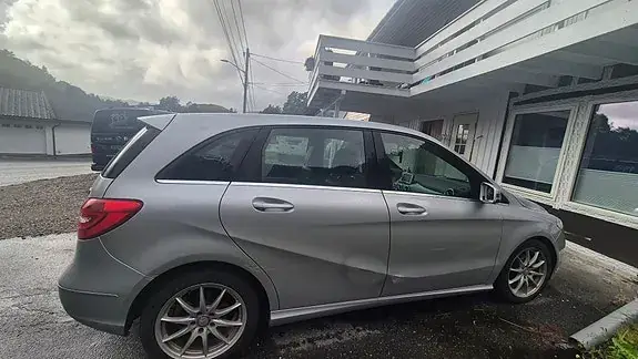Mercedes-Benz B 180 2012 photo 3