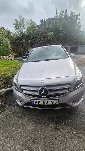 Mercedes-Benz B 180 2012 photo 2