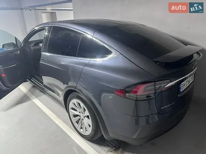 Tesla Model X 2018 photo 3