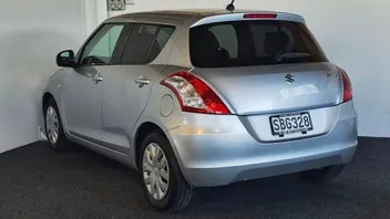 Suzuki Swift 2011 photo 5
