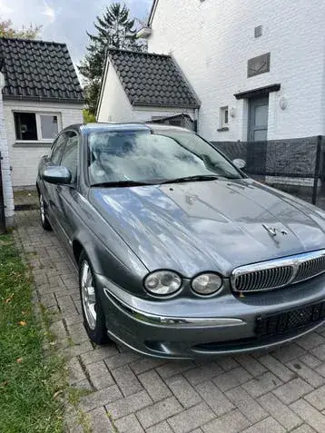 Jaguar X-Type