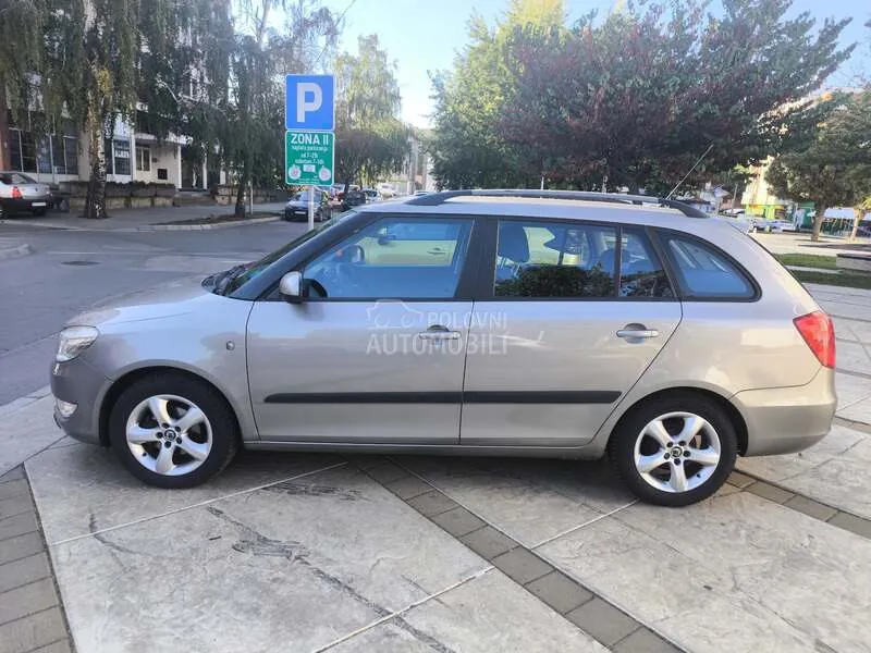 Skoda Fabia 2010 photo 4