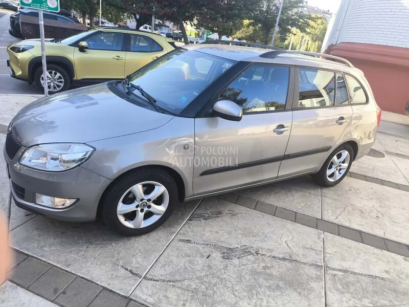 Skoda Fabia 2010 photo 3