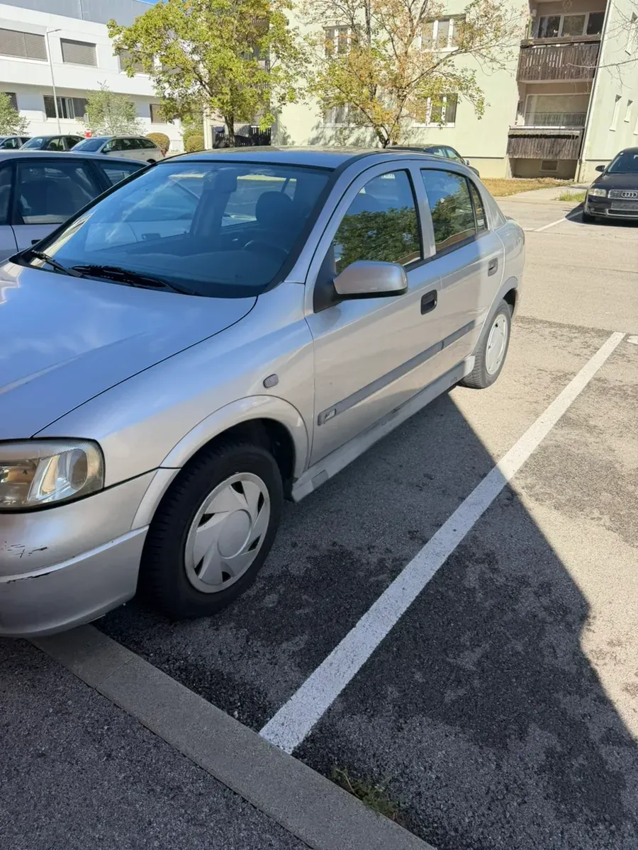 Opel Astra 2000 photo 2