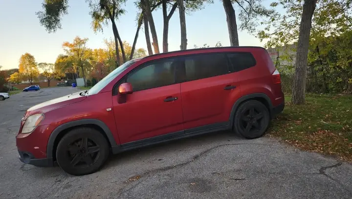 Chevrolet Orlando 2012 photo 2