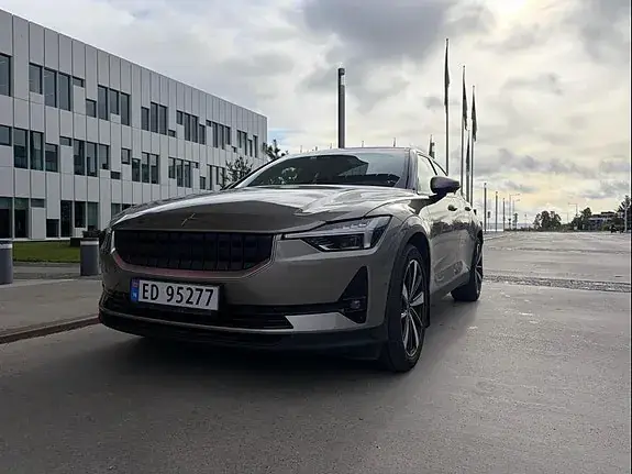 Polestar 2 2022 photo 2