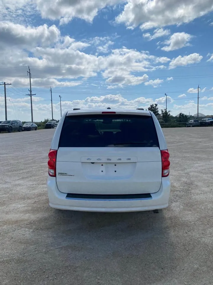 Dodge Grand Caravan 2012 photo 3
