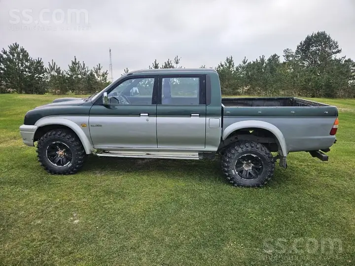 Mitsubishi L200 2001 photo 4