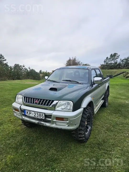 Mitsubishi L200 2001 photo 2