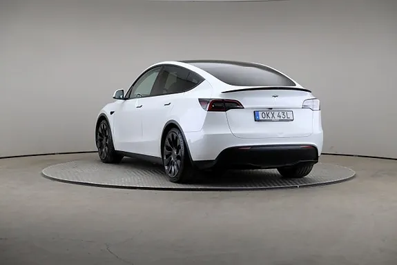 Tesla Model Y 2024 photo 2