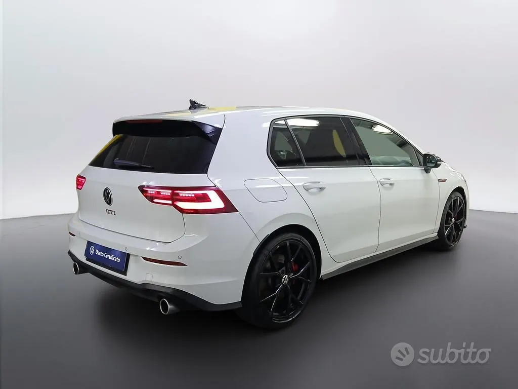 Volkswagen Golf 2024 photo 2