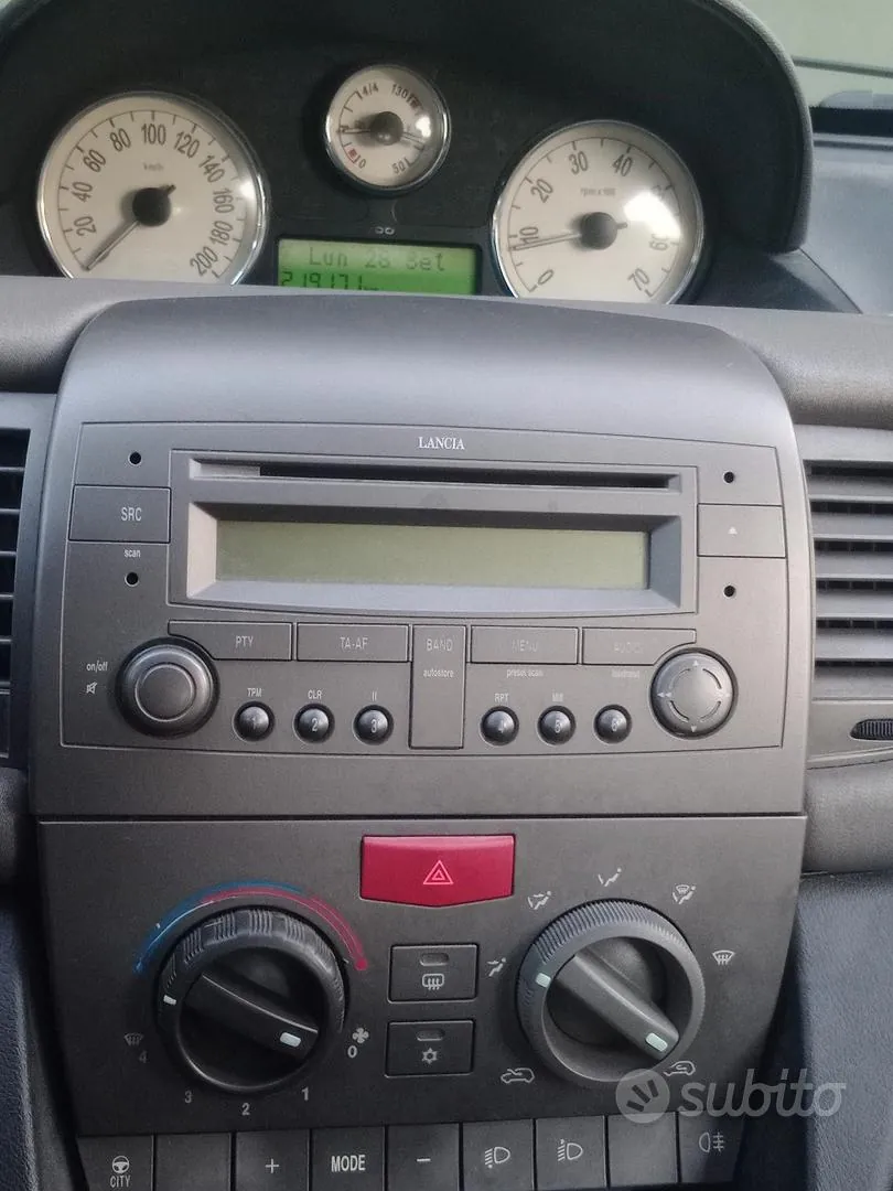 Lancia Ypsilon