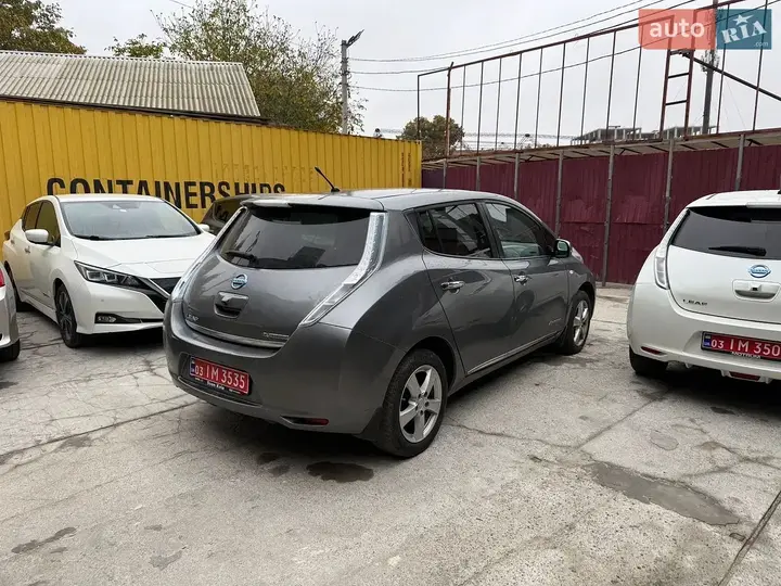 Nissan Leaf 2013 photo 4
