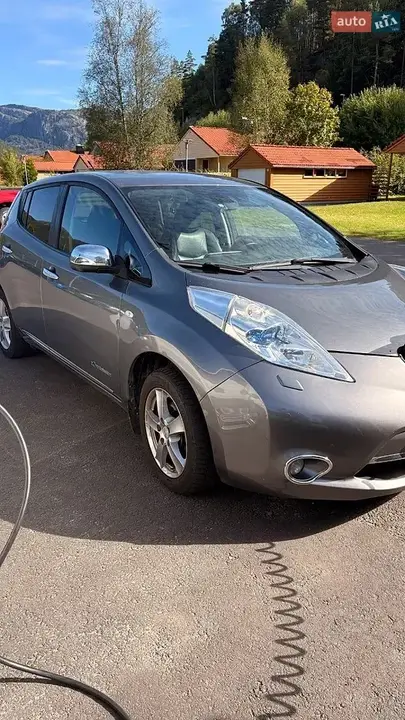 Nissan Leaf 2013 photo 2
