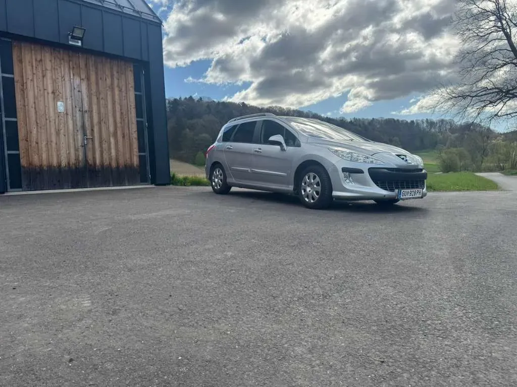 Peugeot 308 2011 photo 3